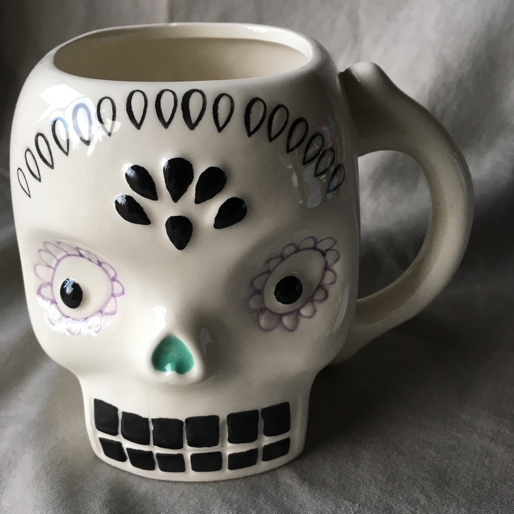 Large Skull Cup.